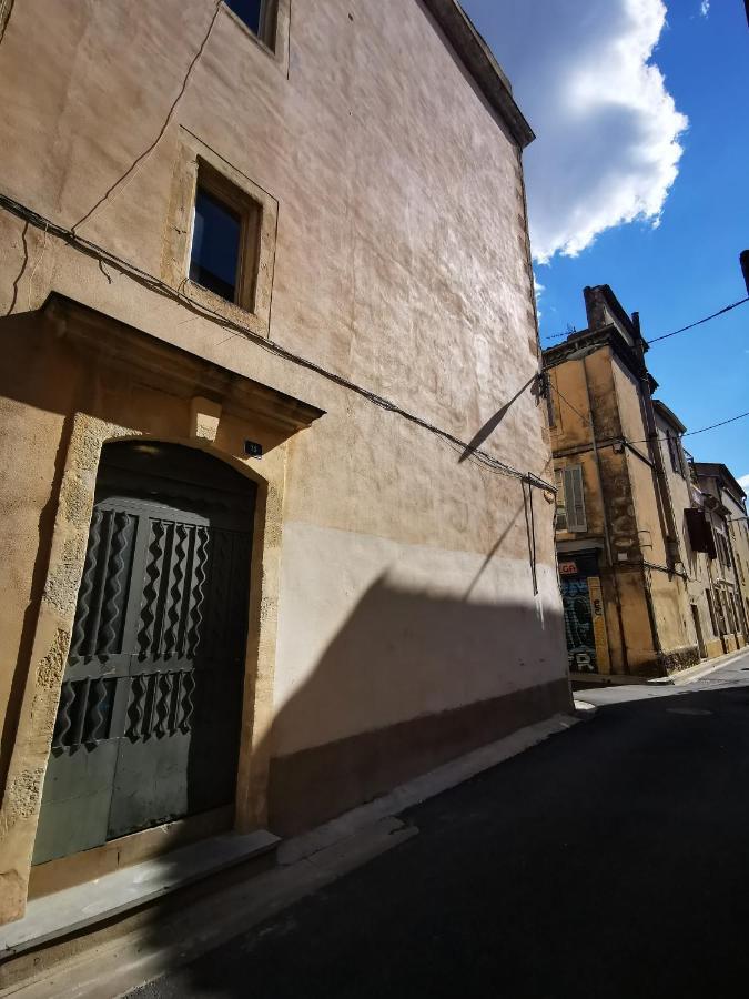 Le Bleu Jean Denim Arenes - Une Nuit A Nimes Exterior photo
